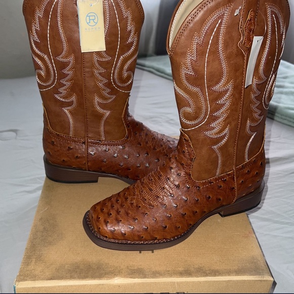 Cowboy boots - Picture 3 of 3